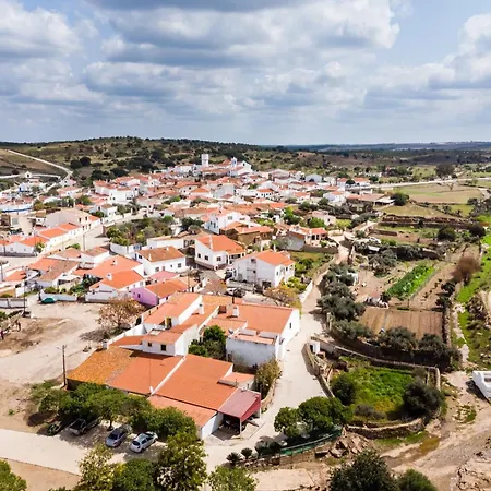 Recanto D'aldeia אלקוטים