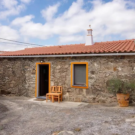 Recanto D'aldeia אלקוטים